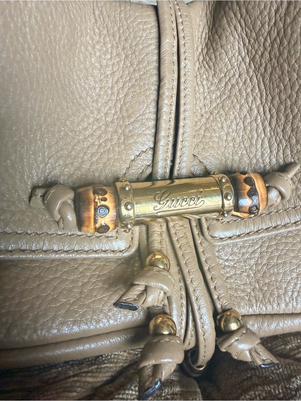 Authentic Gucci Beige Leather Shoulder Bag and Wallet Set with Gold Hardware - Picture 4 of 6